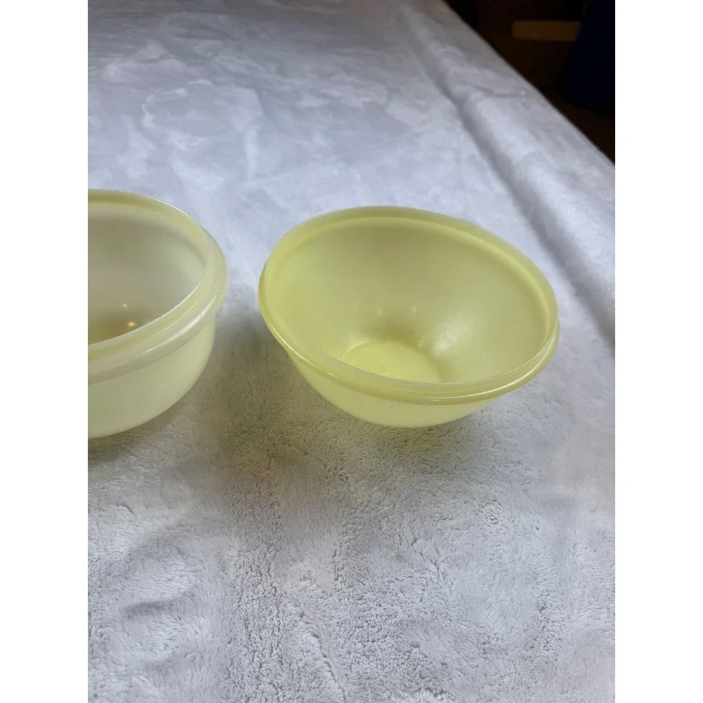 Tupperware Wonderlier Bowls Set of 3 Yellow‎ Mixing Serving Vintage